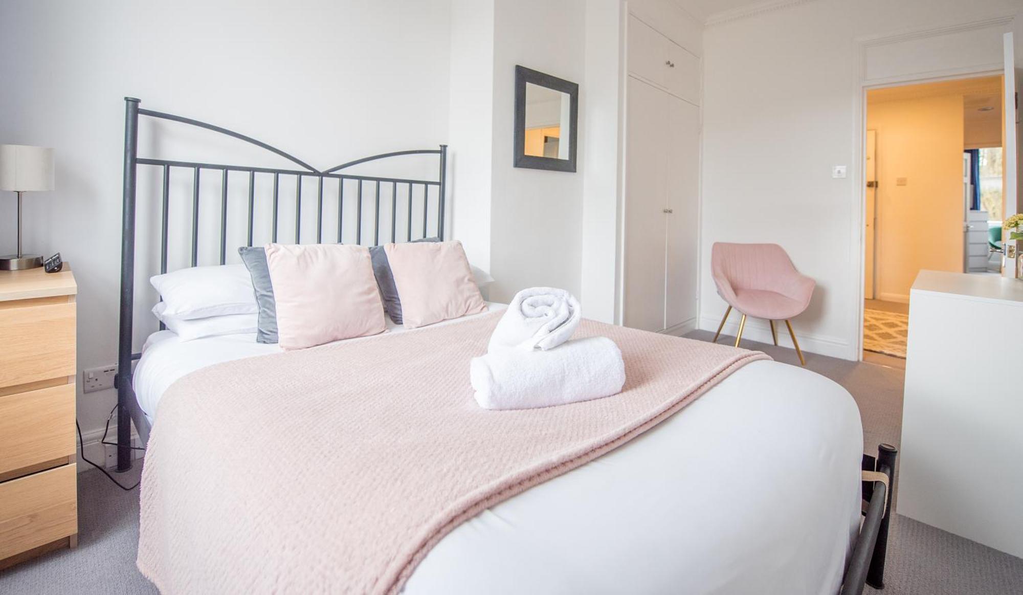 Grosvenor Pad - Lovely 2-Bed Flat - Free On Street Parking Bath Exterior photo